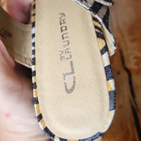 CL by Laundry Taylor Zebra Slide wedge heel Patten Leather Sz 7.5 - Picture 11 of 15